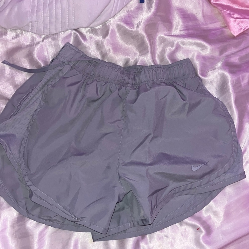 grey nike shorts